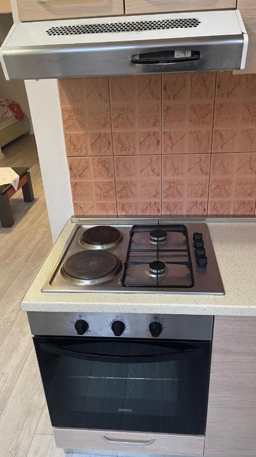 Lacasa-21 Dhjetori Tiranë Ngoại thất bức ảnh