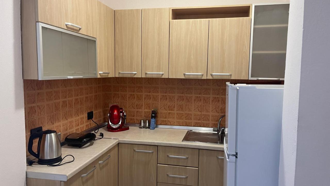 Lacasa-21 Dhjetori Tiranë Ngoại thất bức ảnh