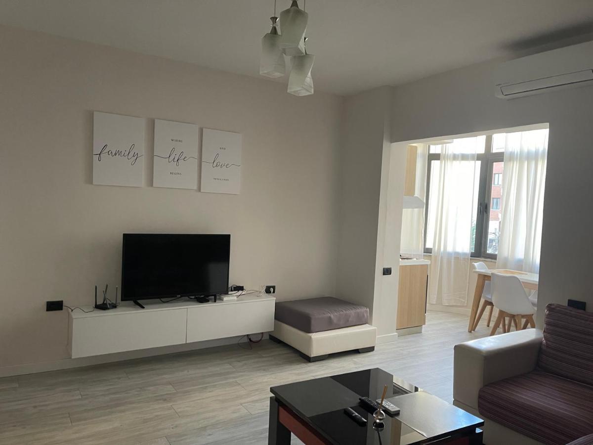 Lacasa-21 Dhjetori Tiranë Ngoại thất bức ảnh