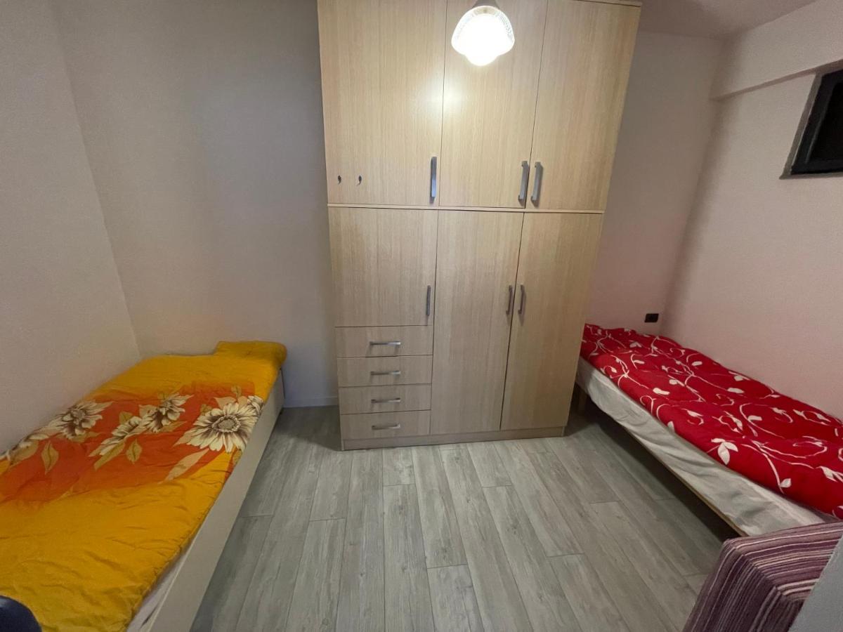 Lacasa-21 Dhjetori Tiranë Ngoại thất bức ảnh